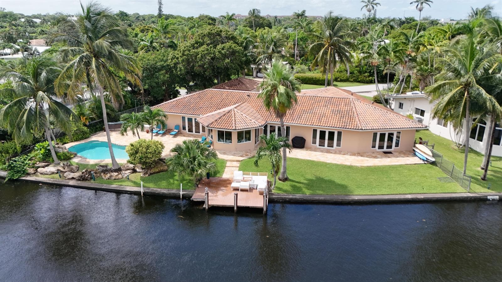 1925 Coral Gardens Drive photo 1