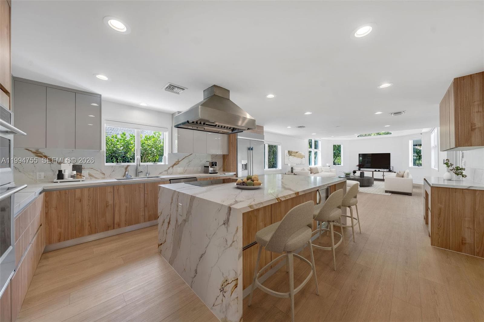 5120 Carillo St photo 18