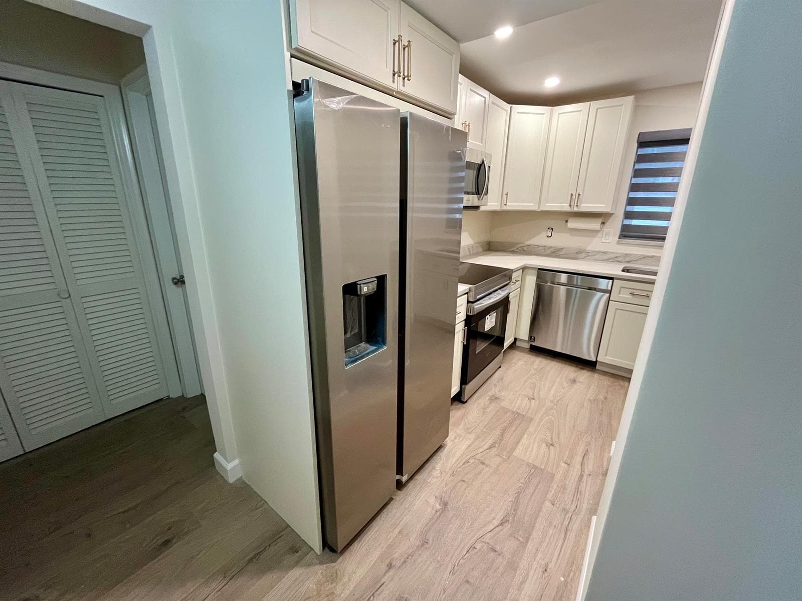 311 E Ocean Avenue 205 photo 9