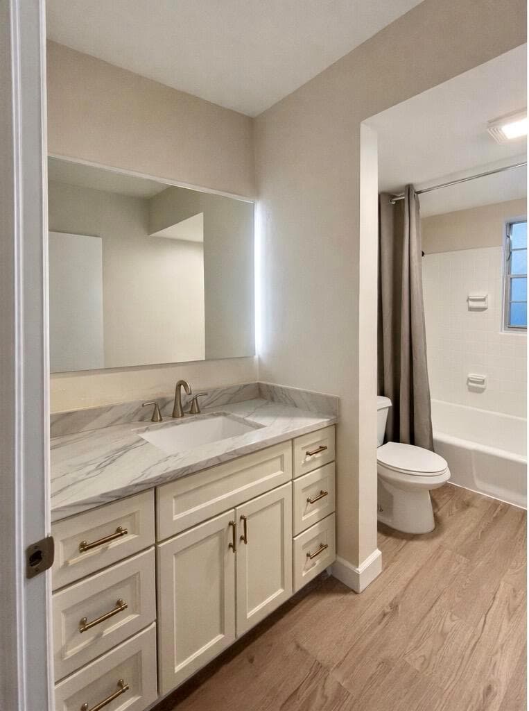 311 E Ocean Avenue 205 photo 10