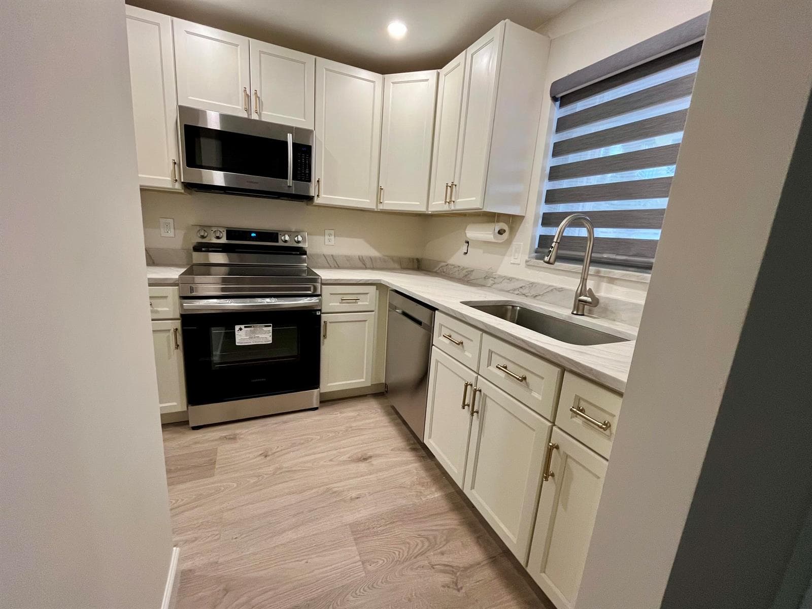 311 E Ocean Avenue 205 photo 8