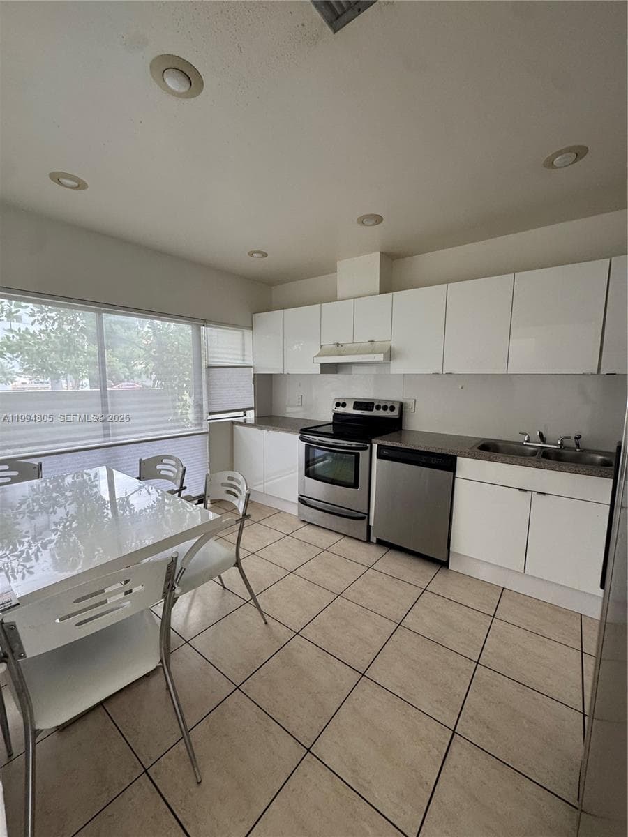 3601 168th St 108 photo 13