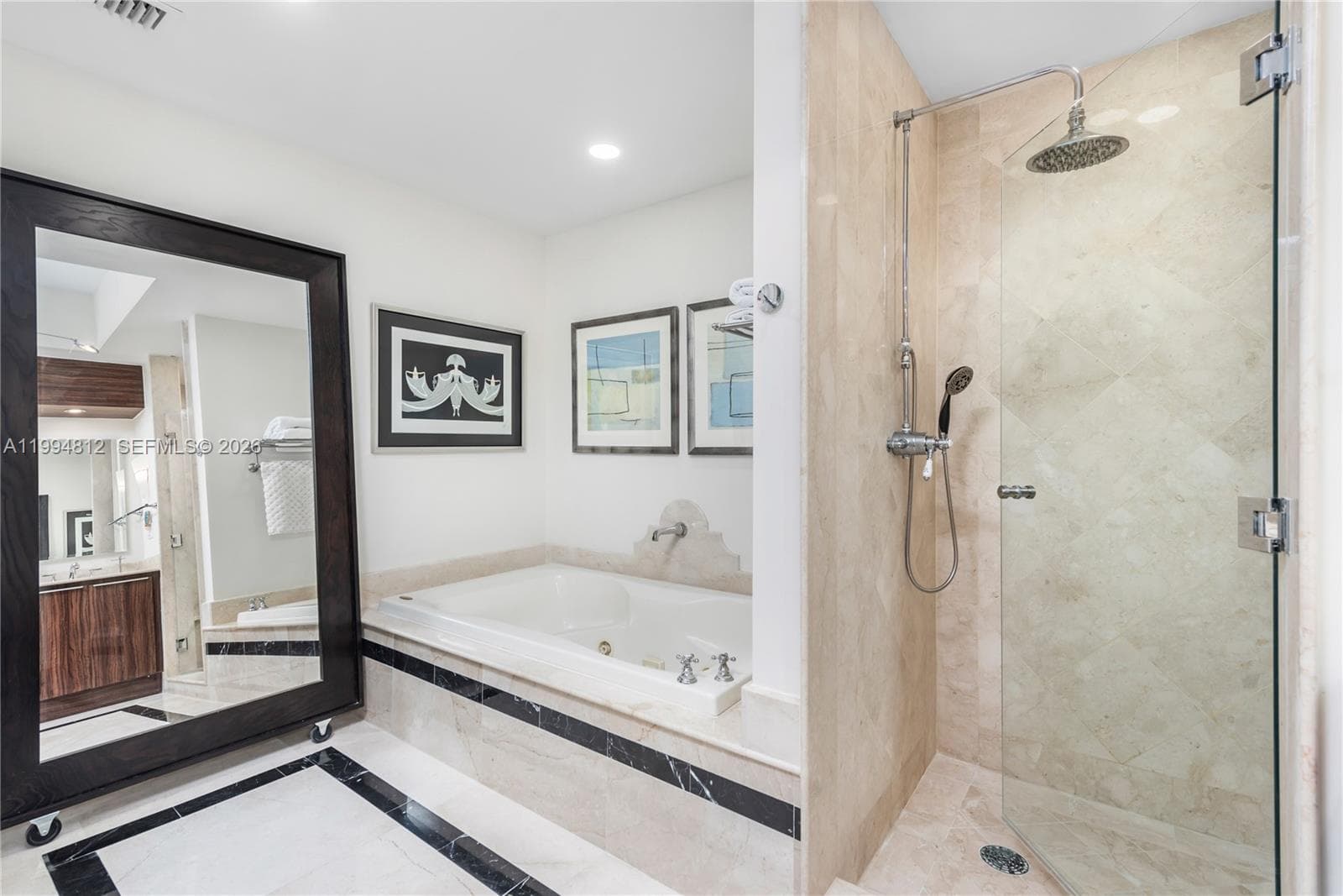 100 Pointe Dr 610 photo 22