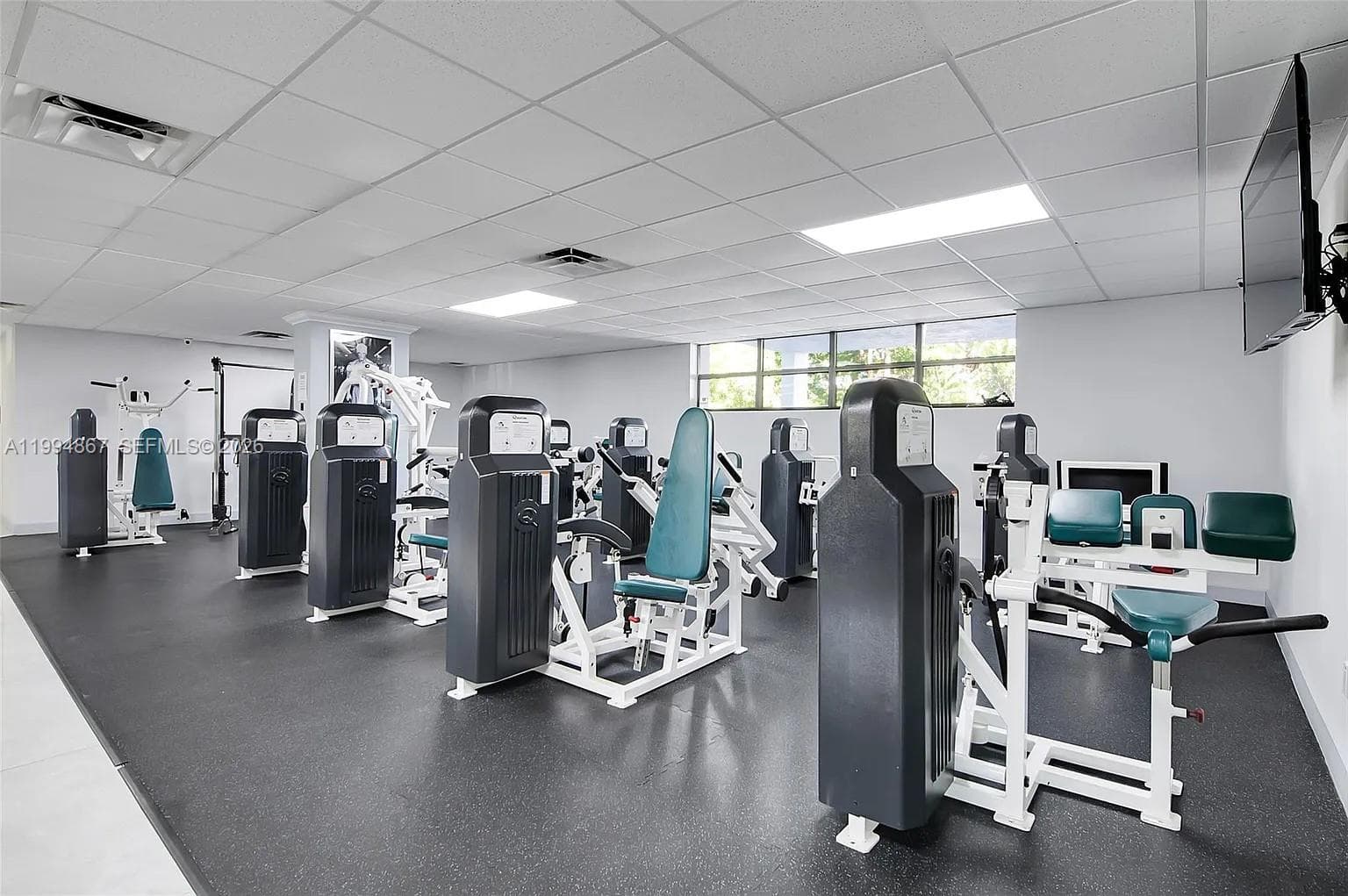 600 Parkview Dr 222 photo 17