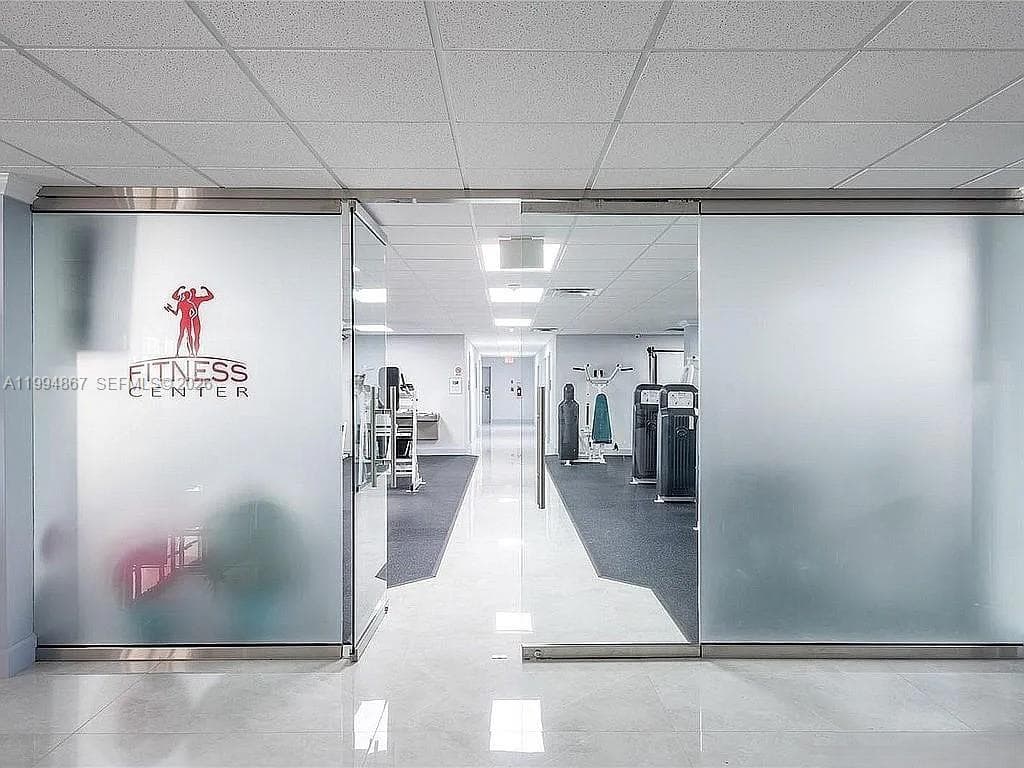 600 Parkview Dr 222 photo 16