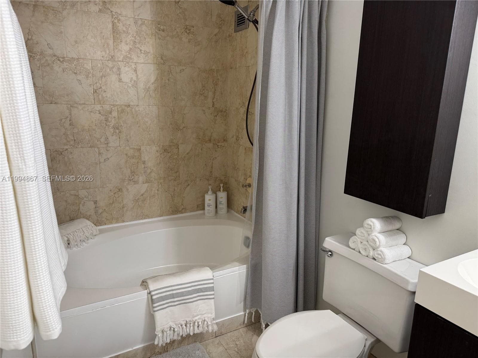 600 Parkview Dr 222 photo 12