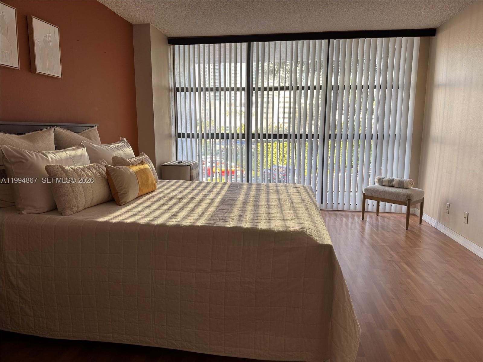 600 Parkview Dr 222 photo 3