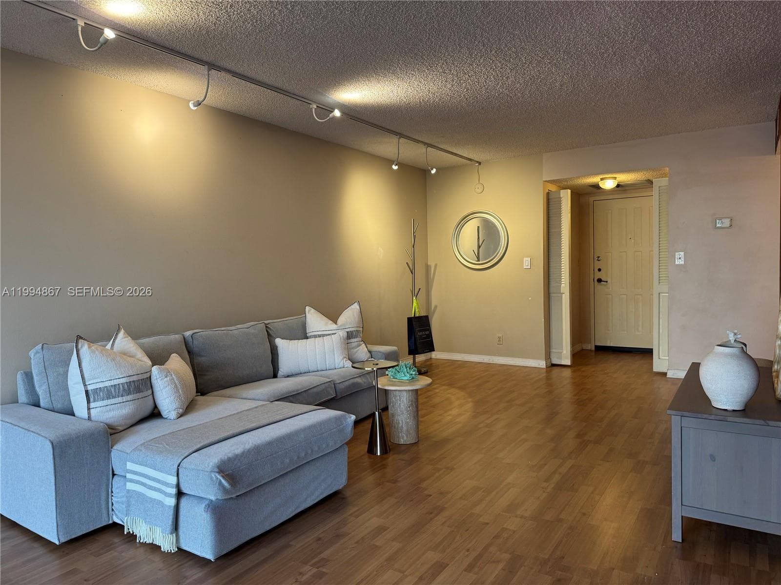 600 Parkview Dr 222 photo 9