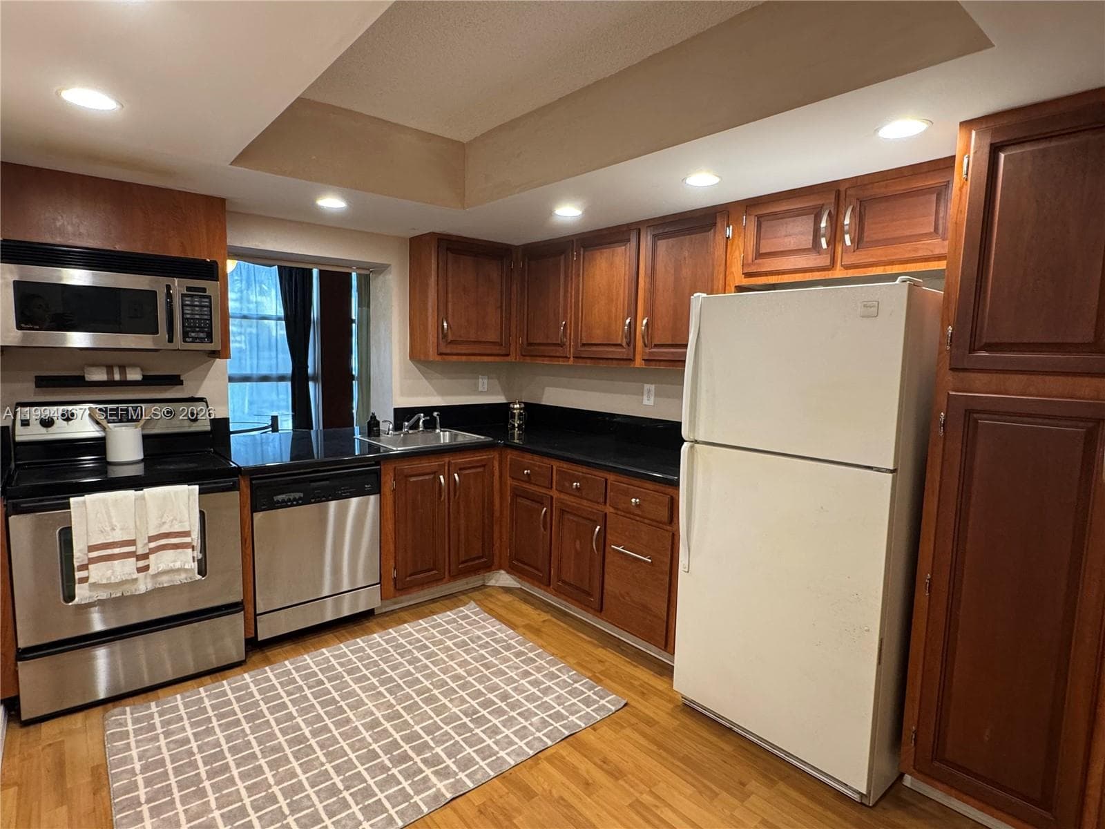 600 Parkview Dr 222 photo 10