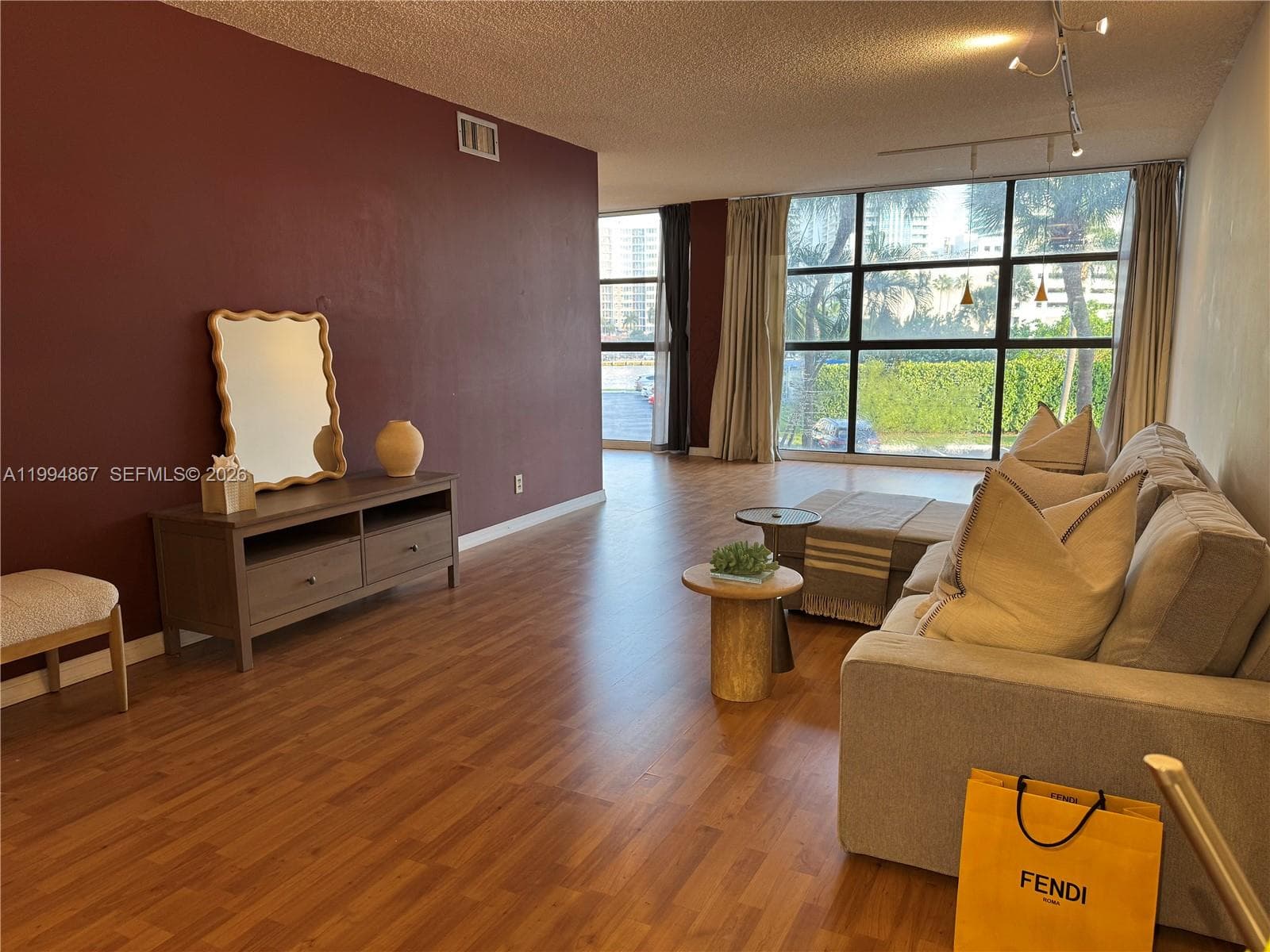 600 Parkview Dr 222 photo 4