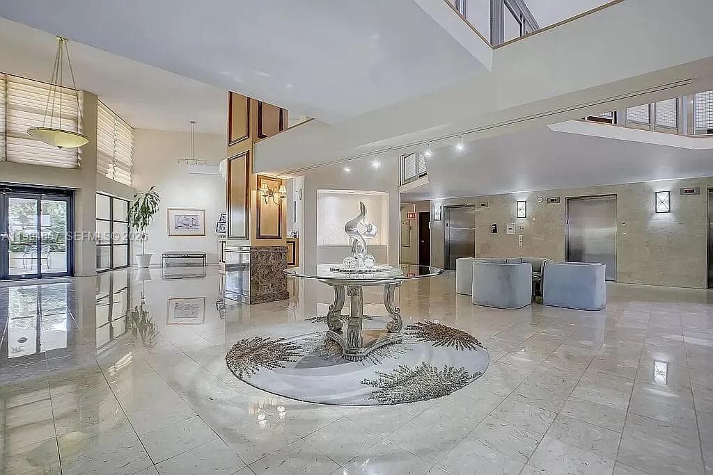 600 Parkview Dr 222 photo 8