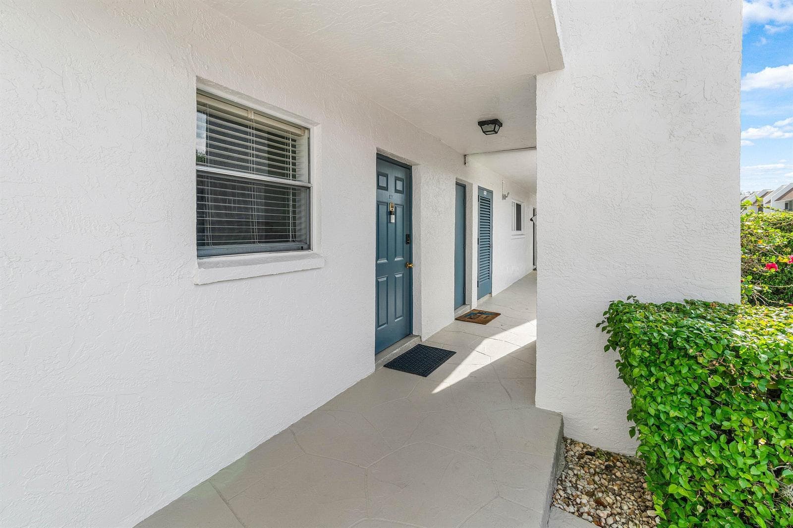2825 SW 22nd Avenue 104 photo 3