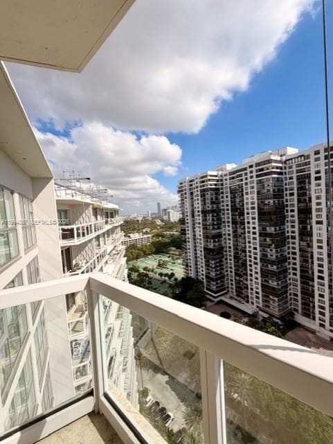 2451 Brickell Ave PHF photo 2