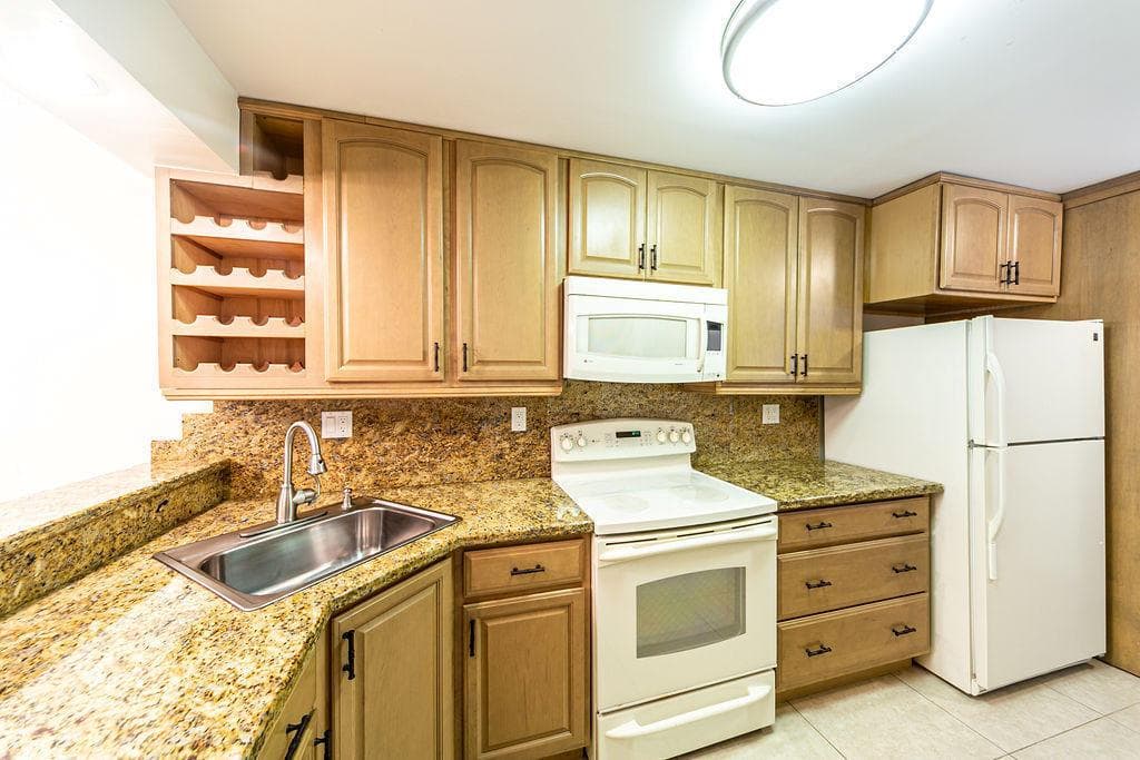 6 Royal Palm Way 102 photo 3