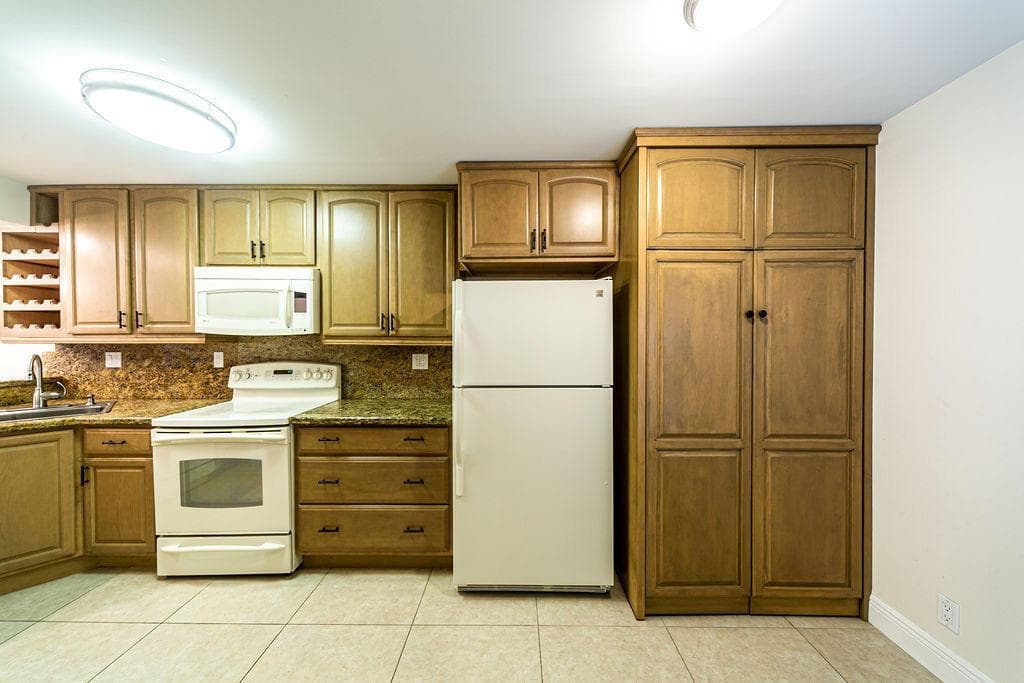 6 Royal Palm Way 102 photo 4