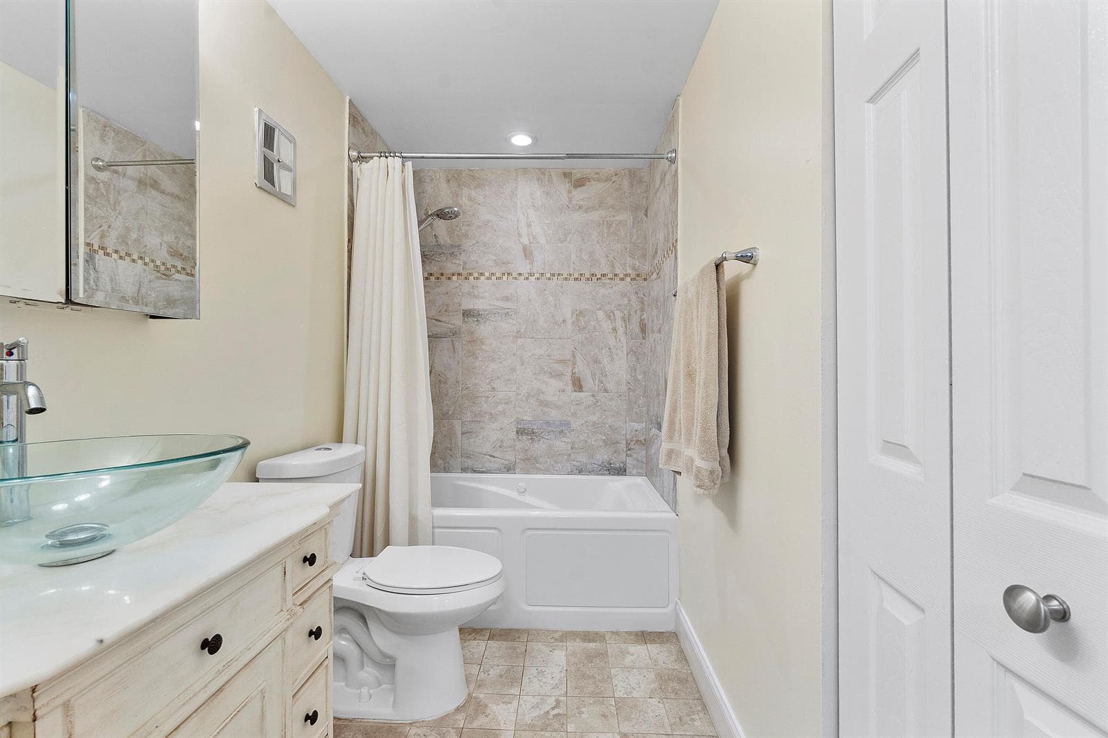 250 S Ocean Boulevard 274 photo 22