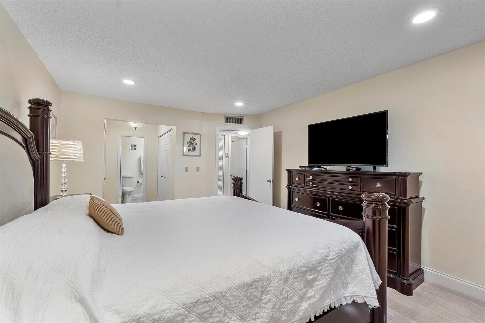 250 S Ocean Boulevard 274 photo 14
