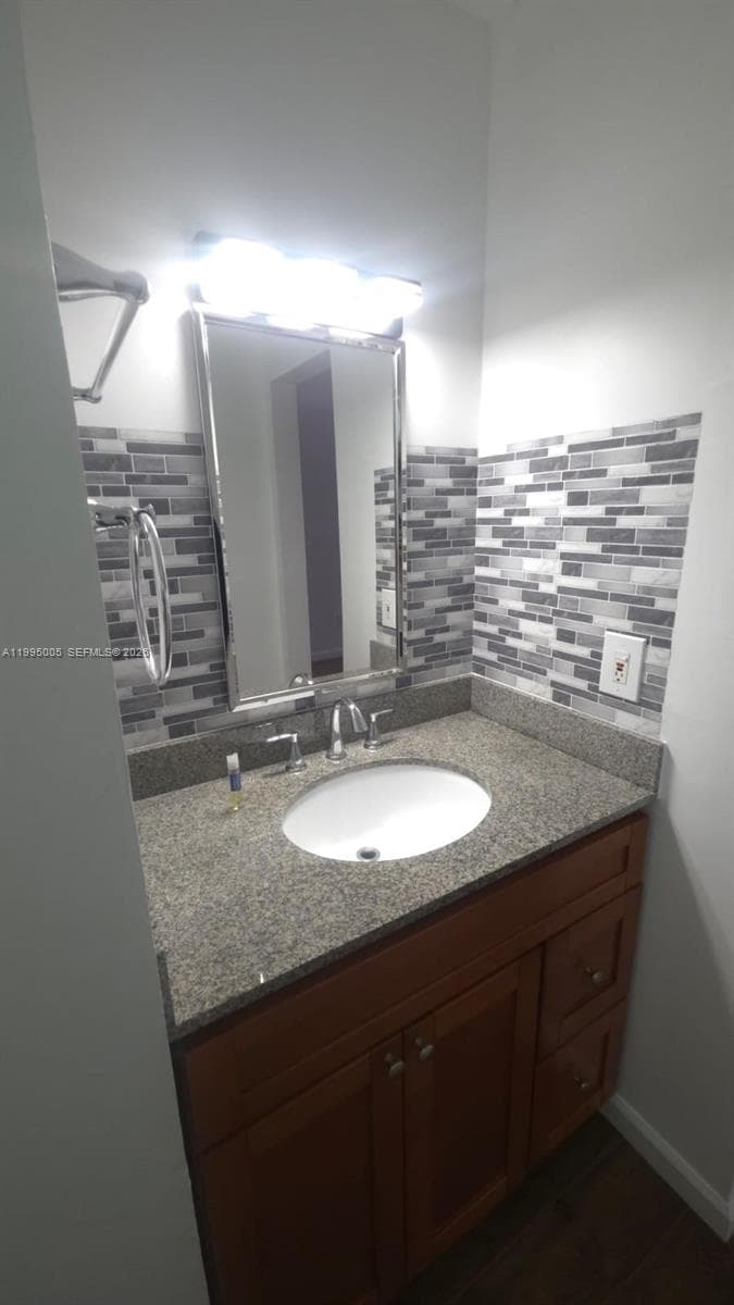 2350 NE 135th St 1402 photo 14