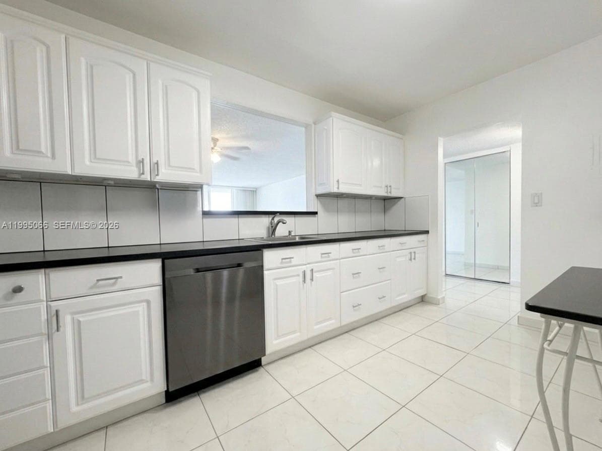 3800 S Ocean Dr 816 photo 1