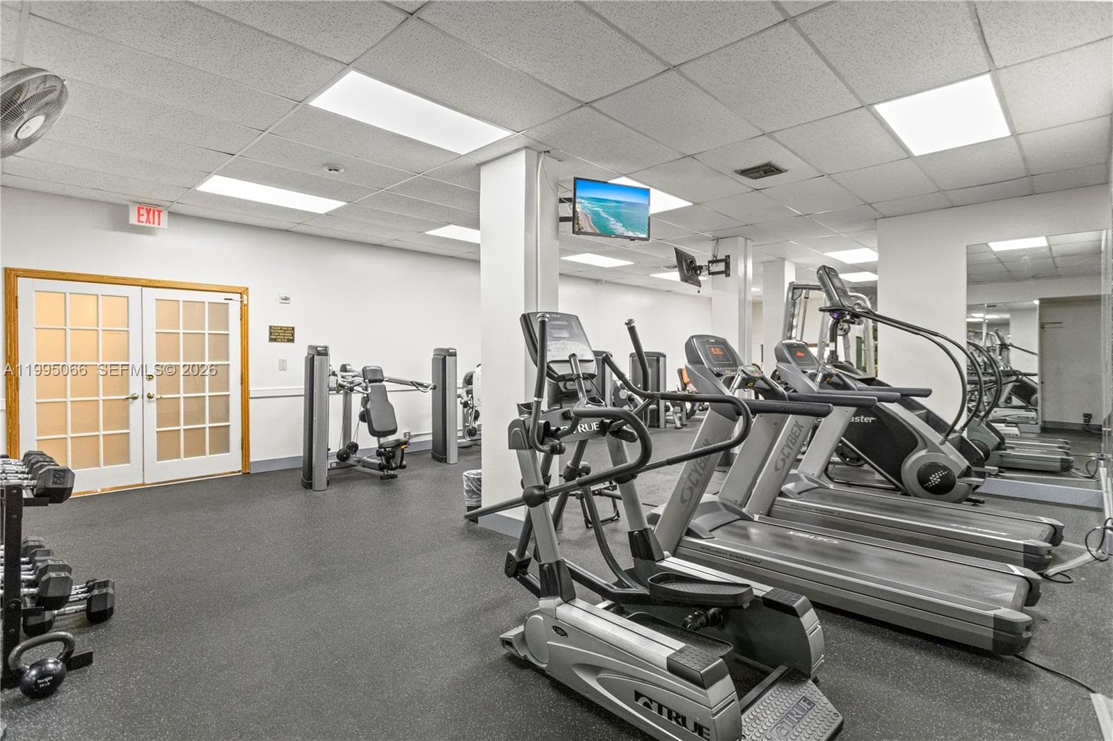 3800 Ocean Dr 816 photo 21