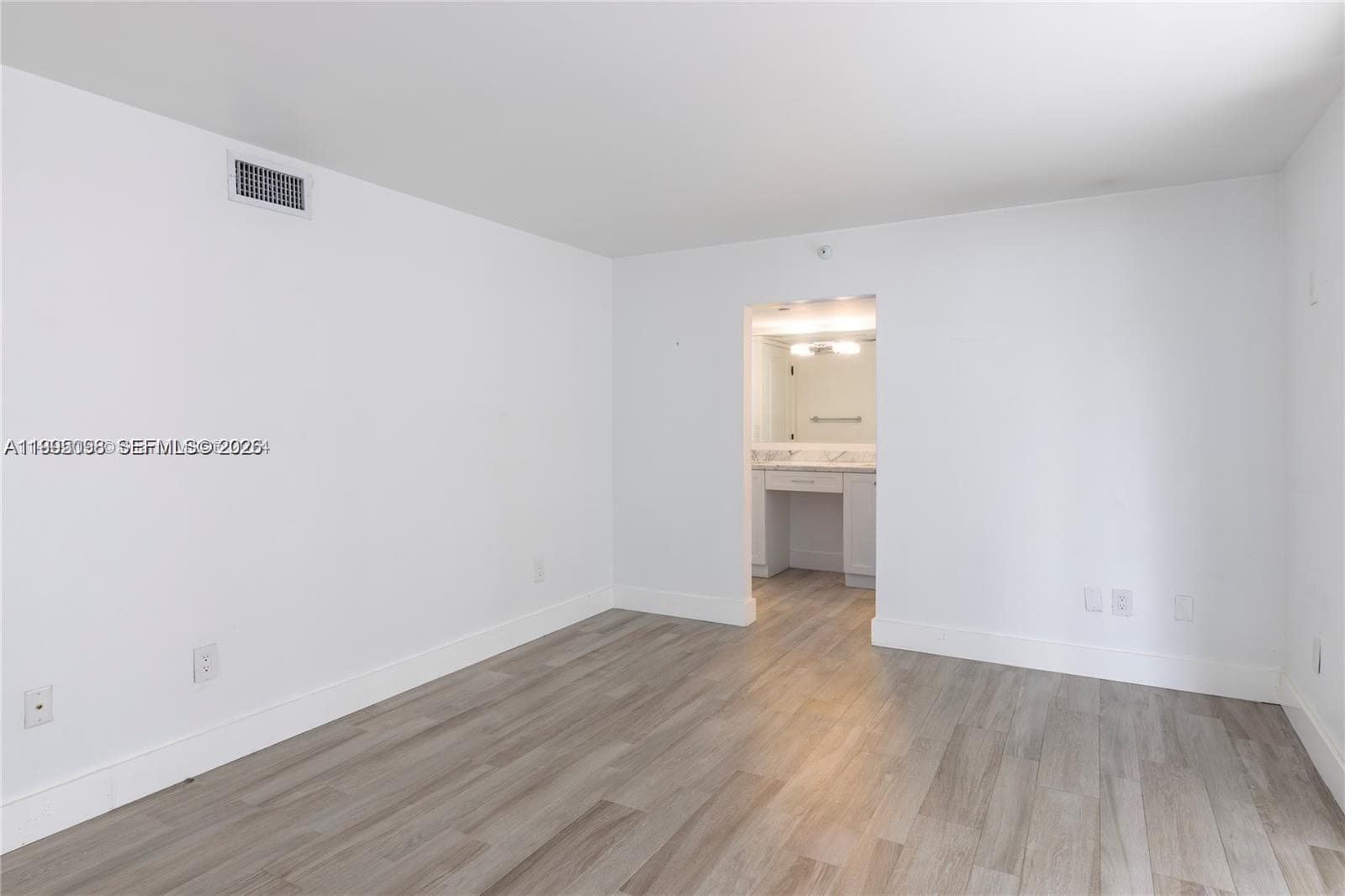 6061 Collins Ave 7D photo 17
