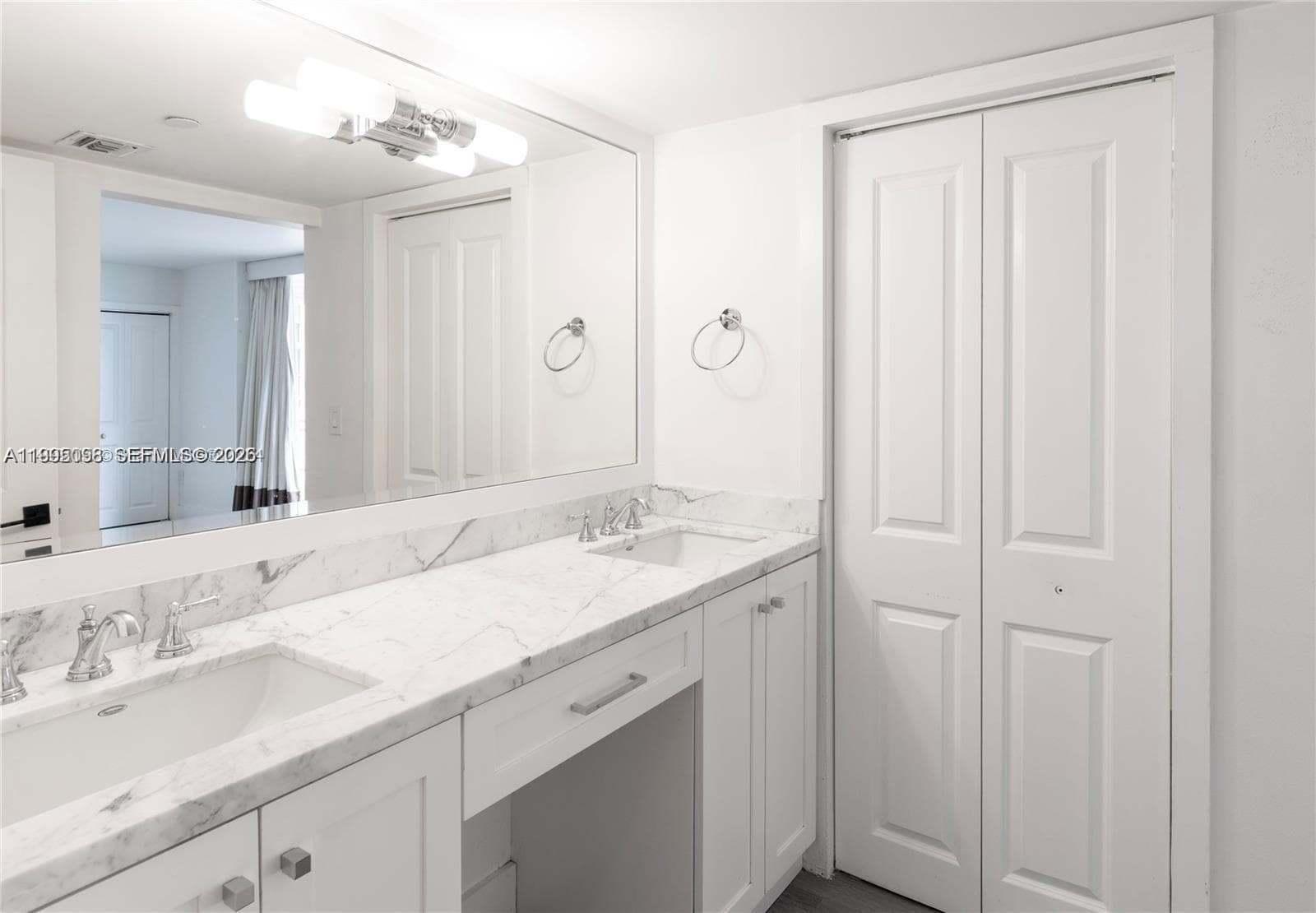 6061 Collins Ave 7D photo 22