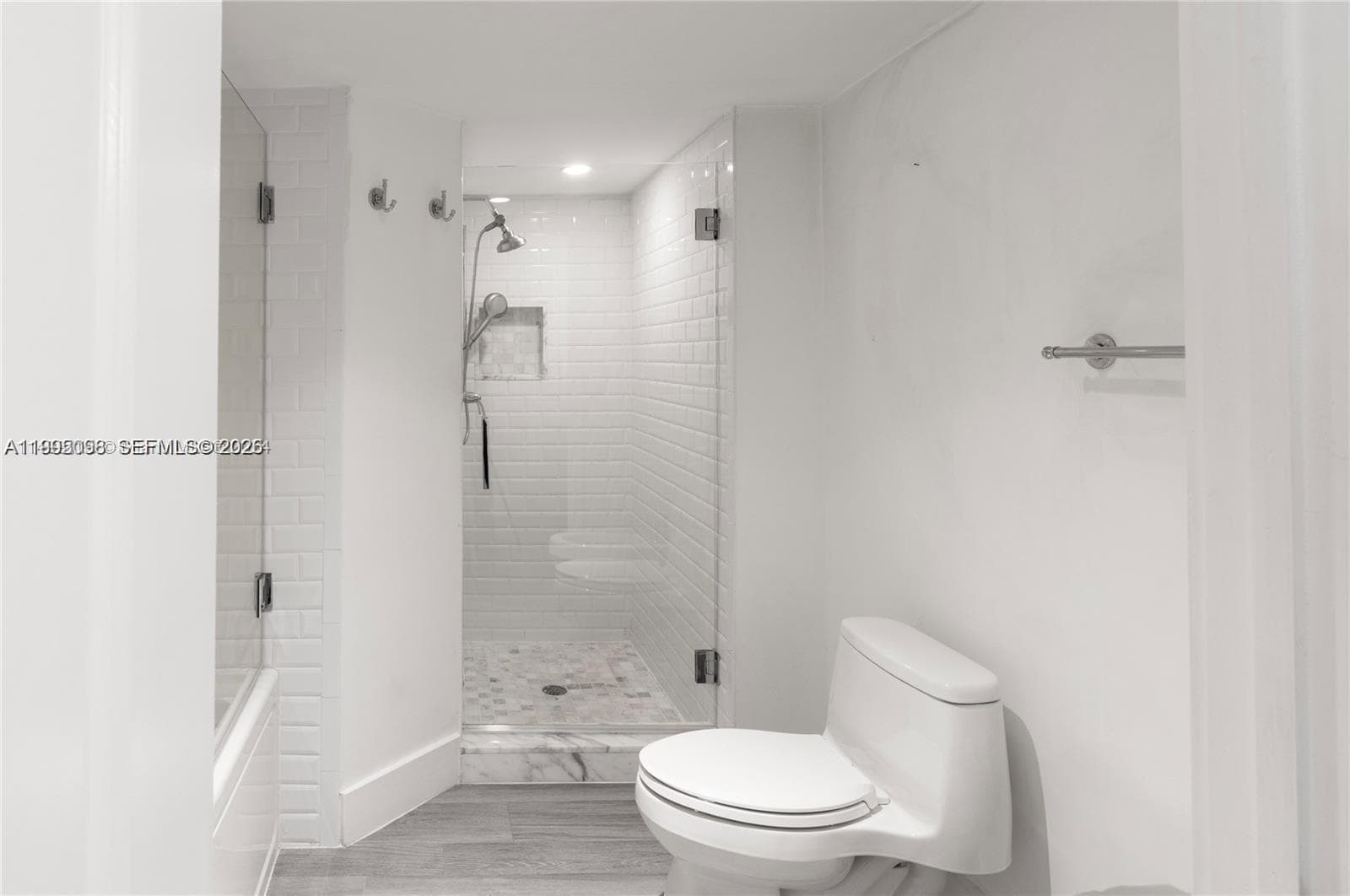6061 Collins Ave 7D photo 20