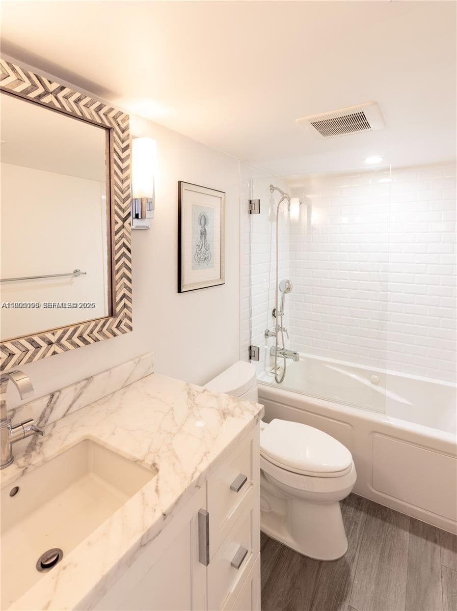 6061 Collins Ave 7D photo 24