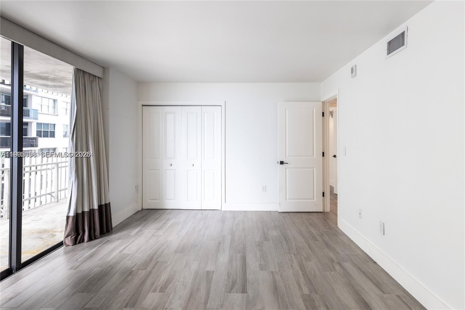 6061 Collins Ave 7D photo 18