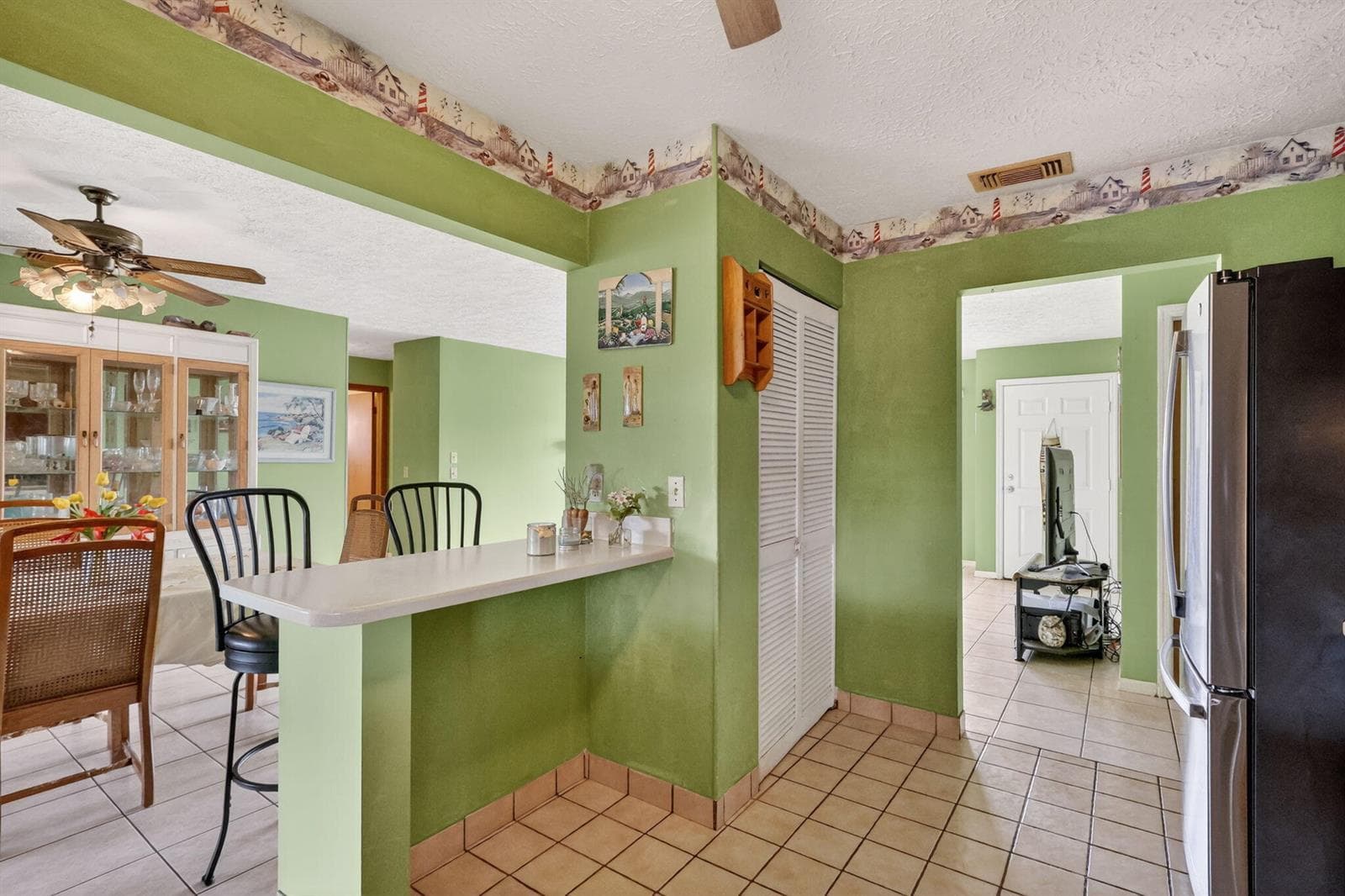 372 SW Carter Avenue photo 6