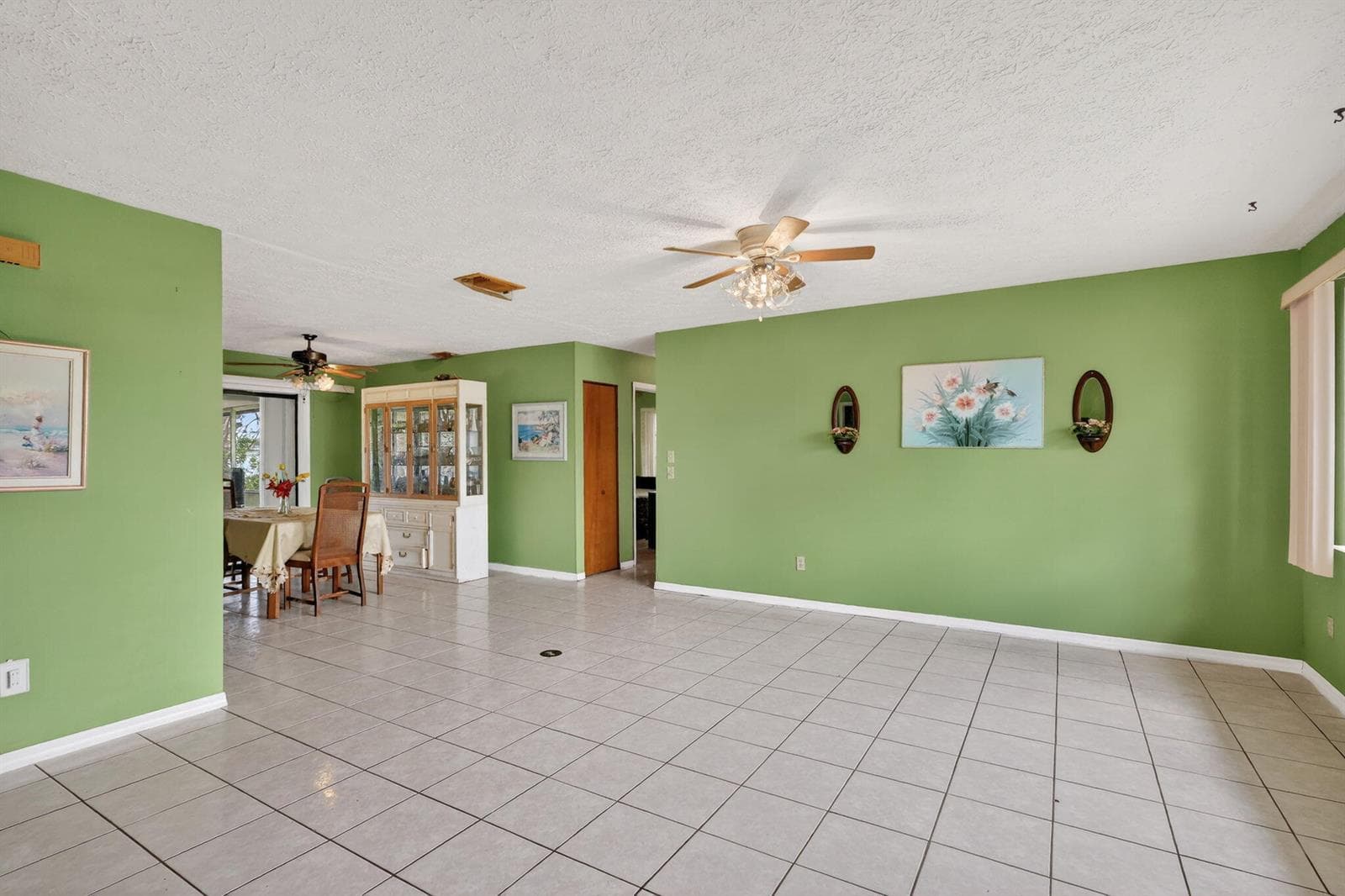 372 SW Carter Avenue photo 4