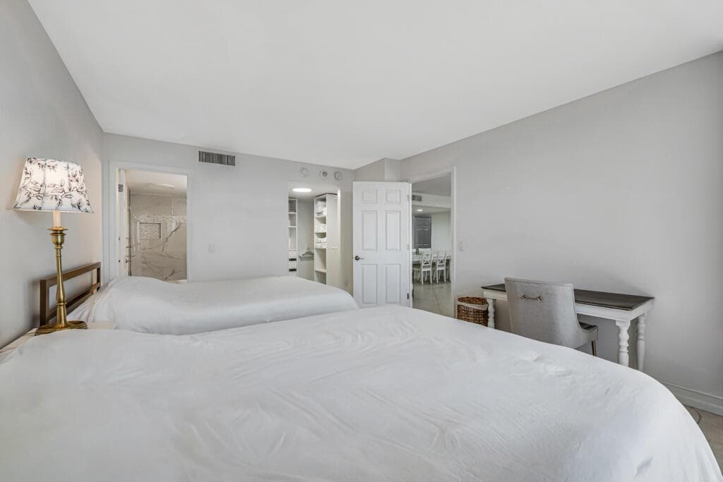 5600 N Flagler Drive 804 photo 16