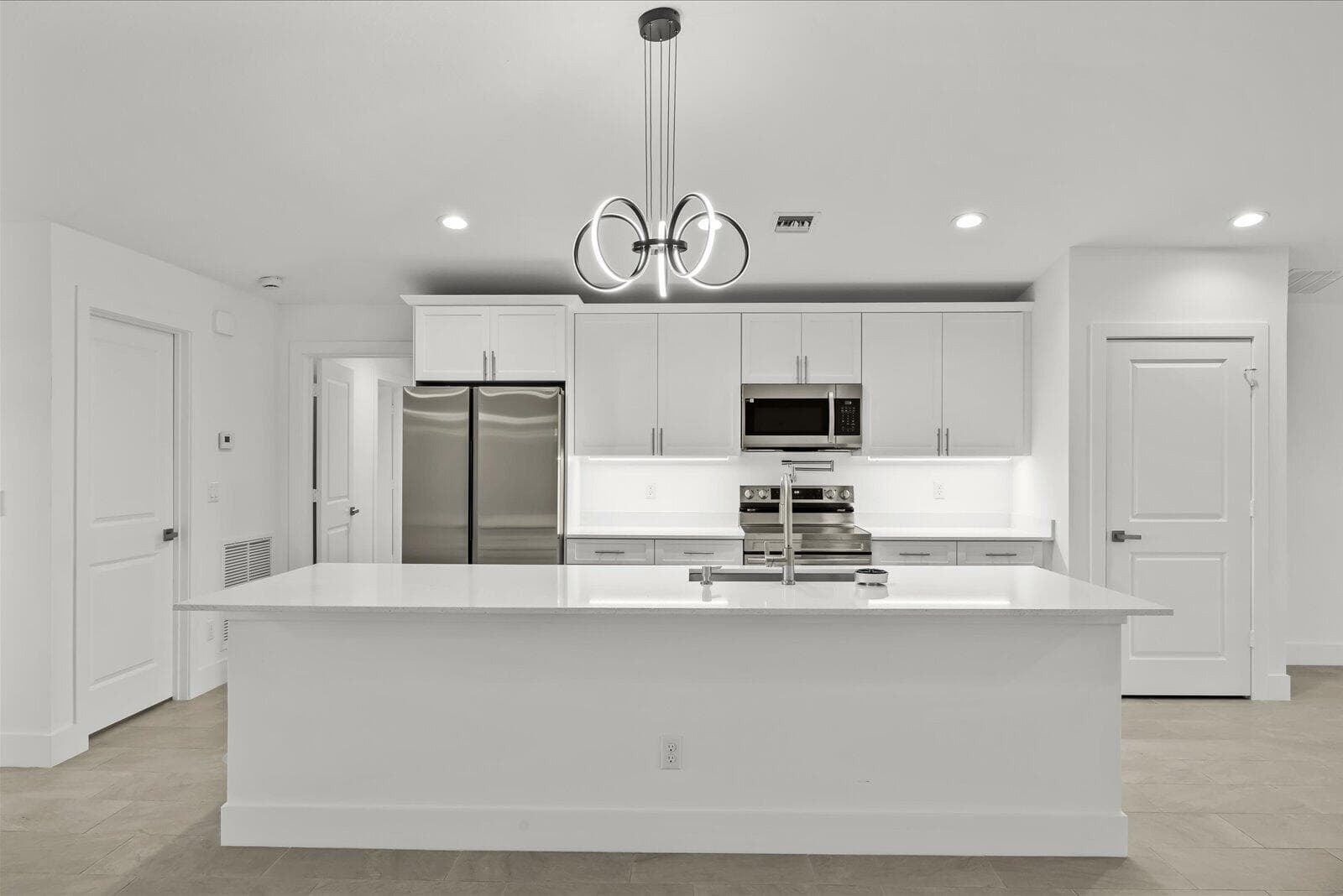 4299 SW Hagaplan Street photo 9
