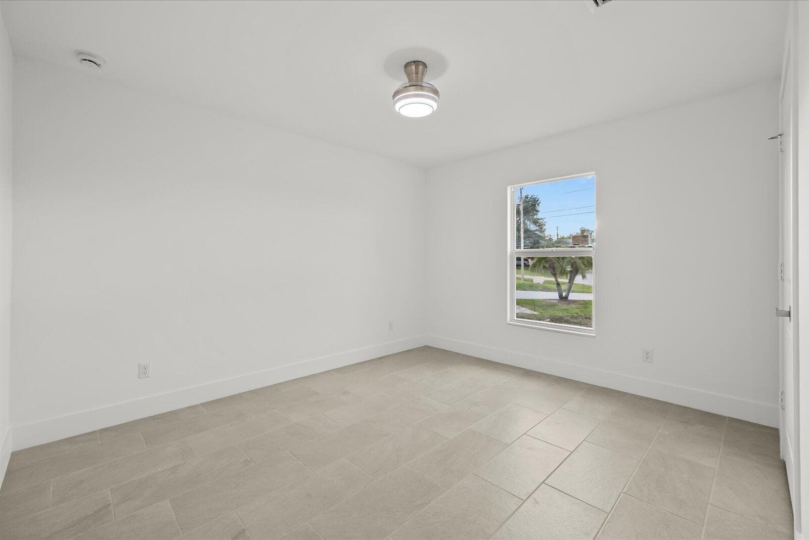4299 SW Hagaplan Street photo 21