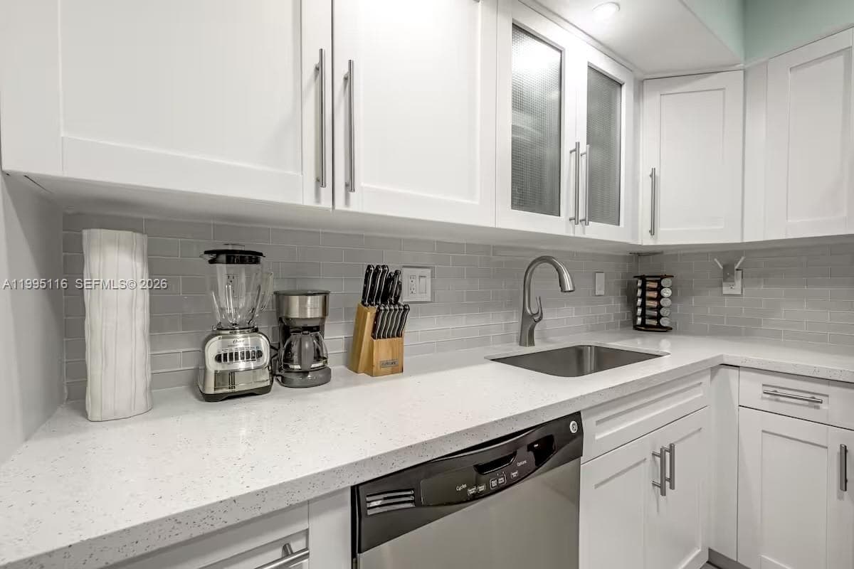19370 Collins Ave 1121 photo 6