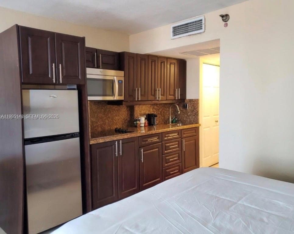 19201 Collins Ave 302 photo 10