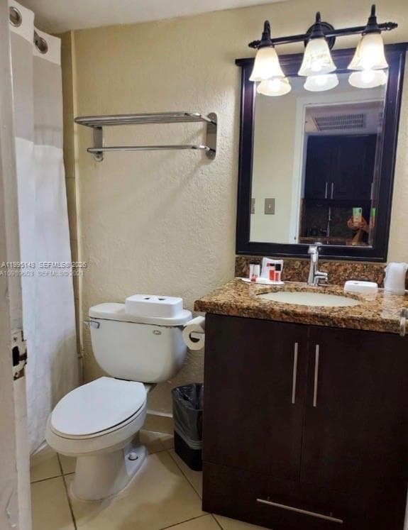 19201 Collins Ave 302 photo 8