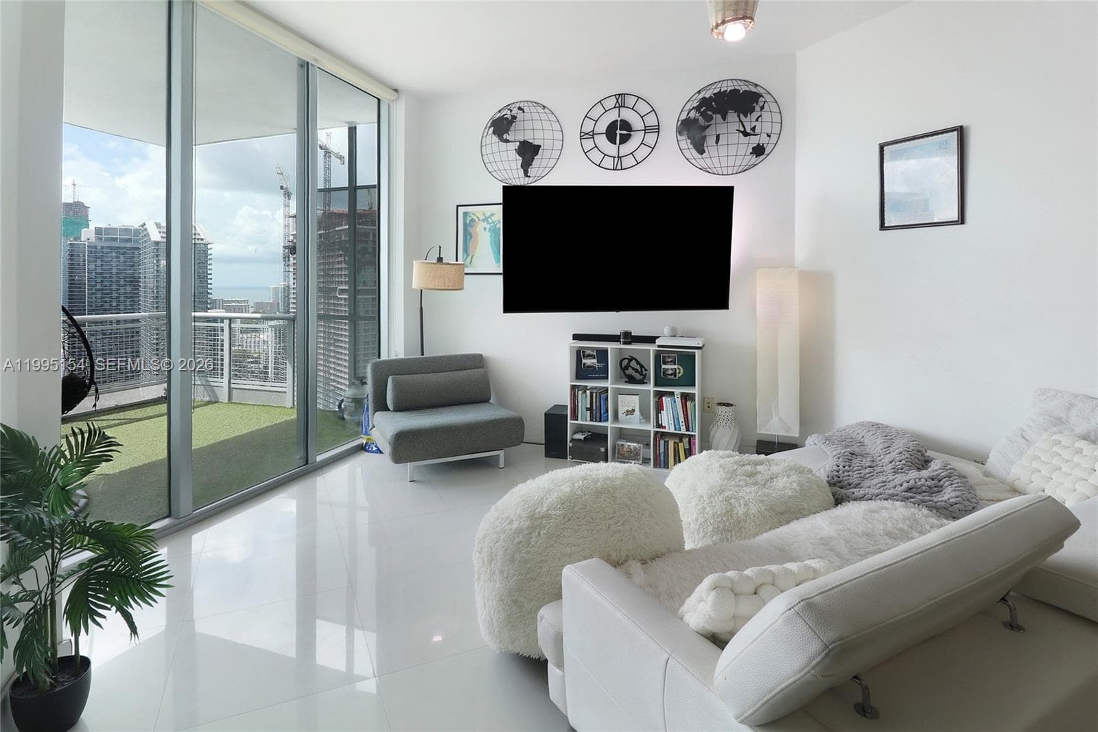 350 Miami Ave 4110 photo 9