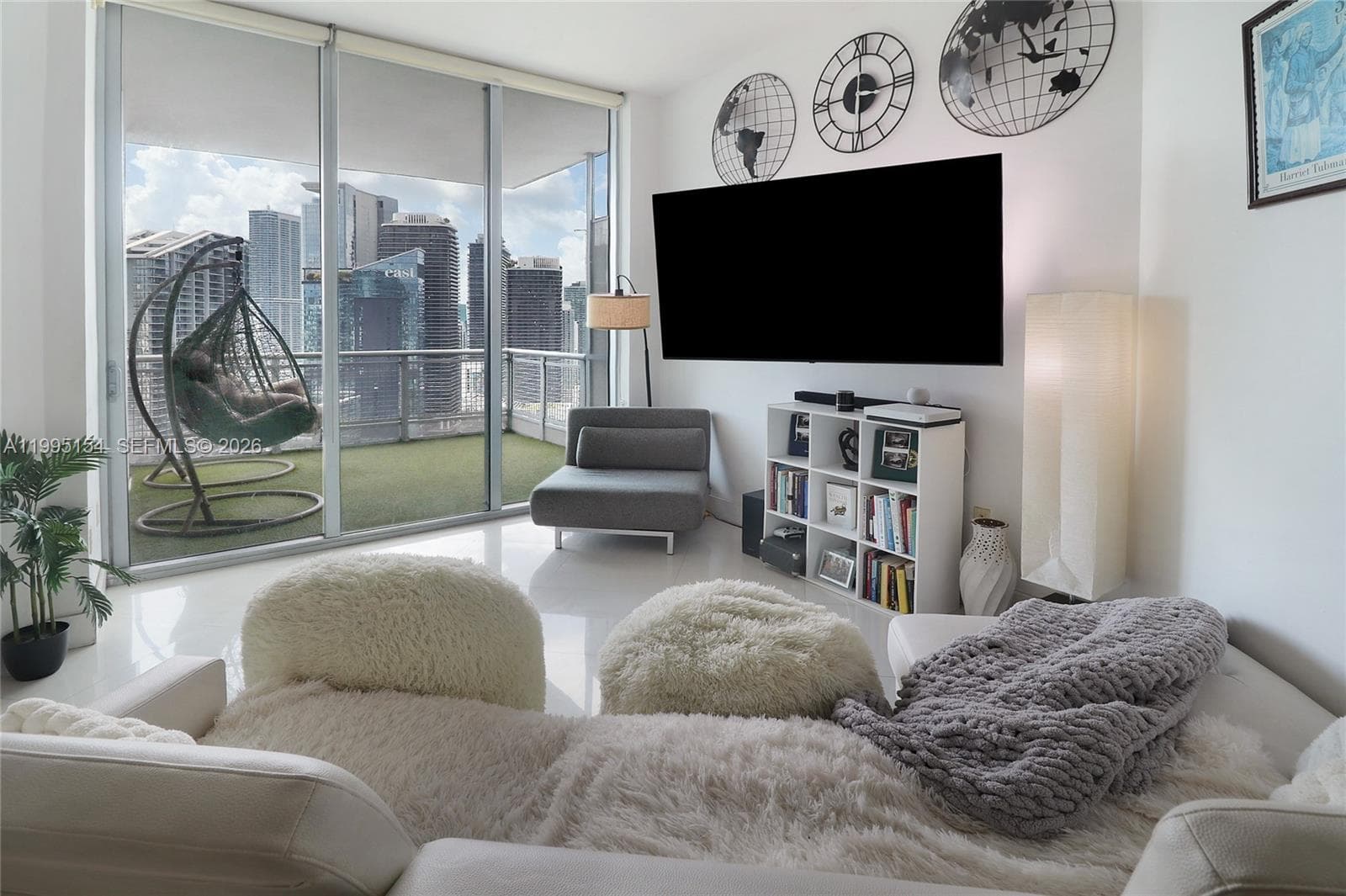 350 Miami Ave 4110 photo 10