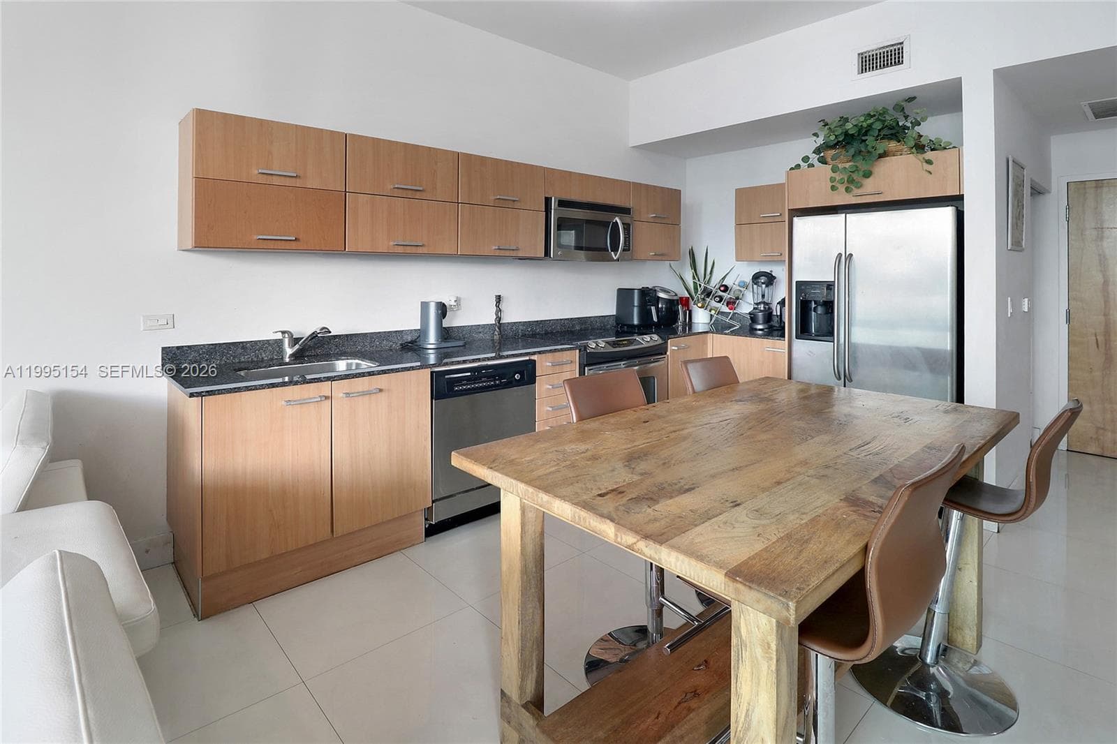 350 Miami Ave 4110 photo 14