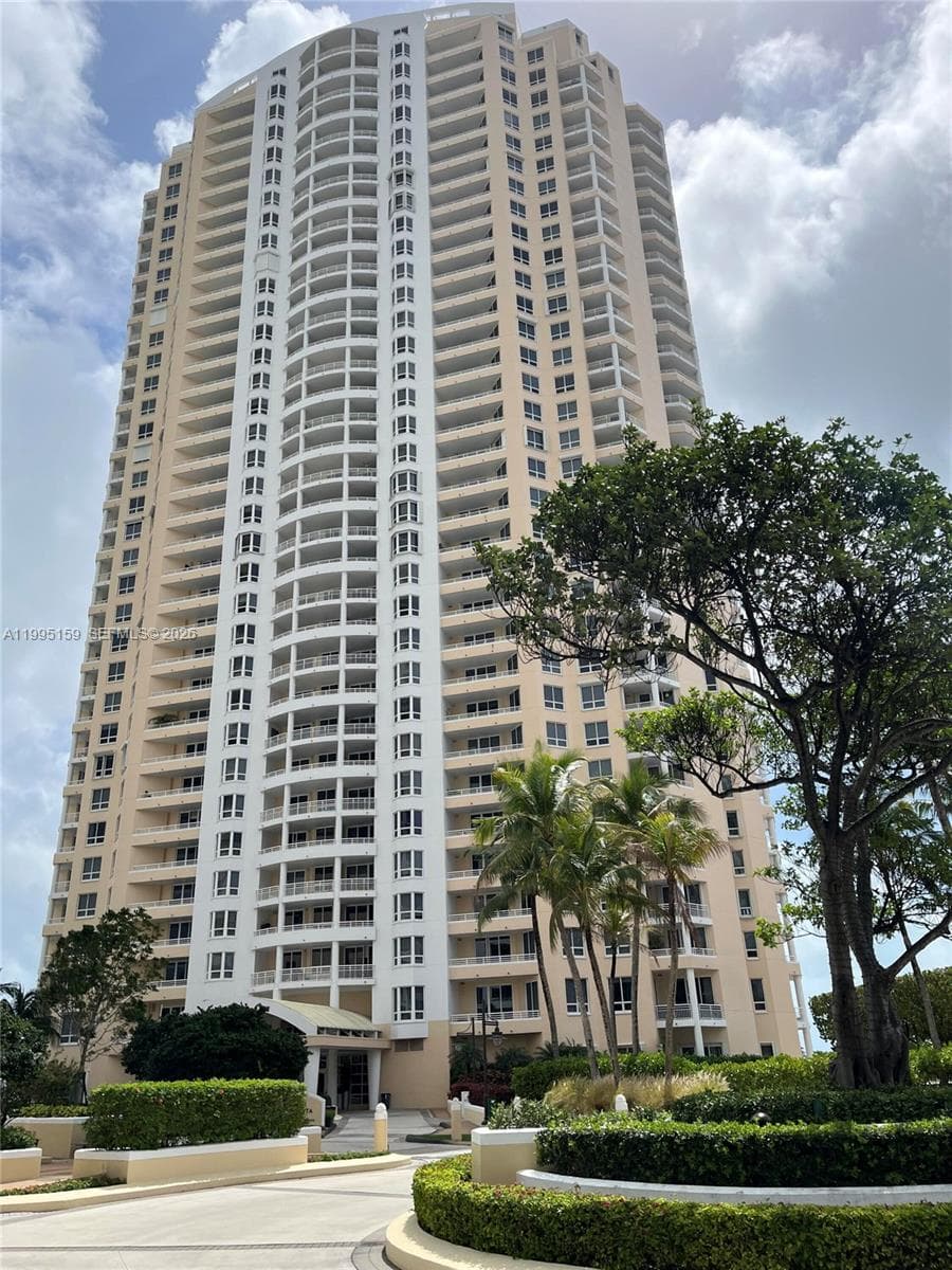 808 Brickell Key Dr 2002 photo 5