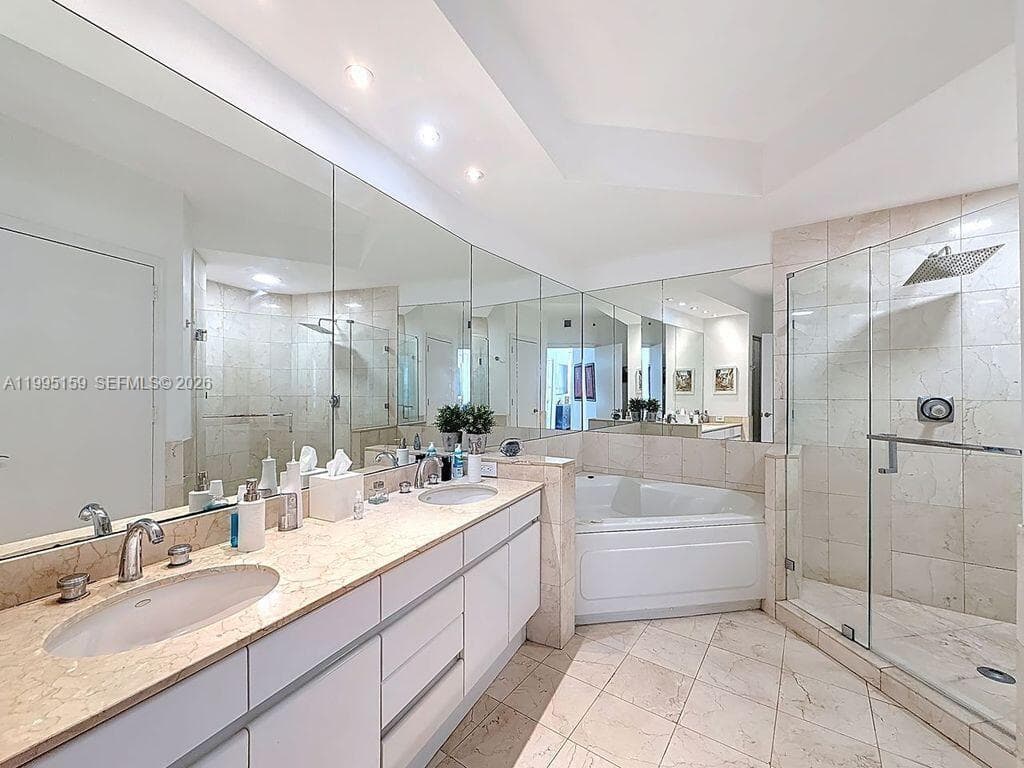 808 Brickell Key Dr 2002 photo 14