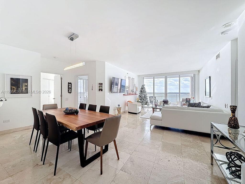 808 Brickell Key Dr 2002 photo 11