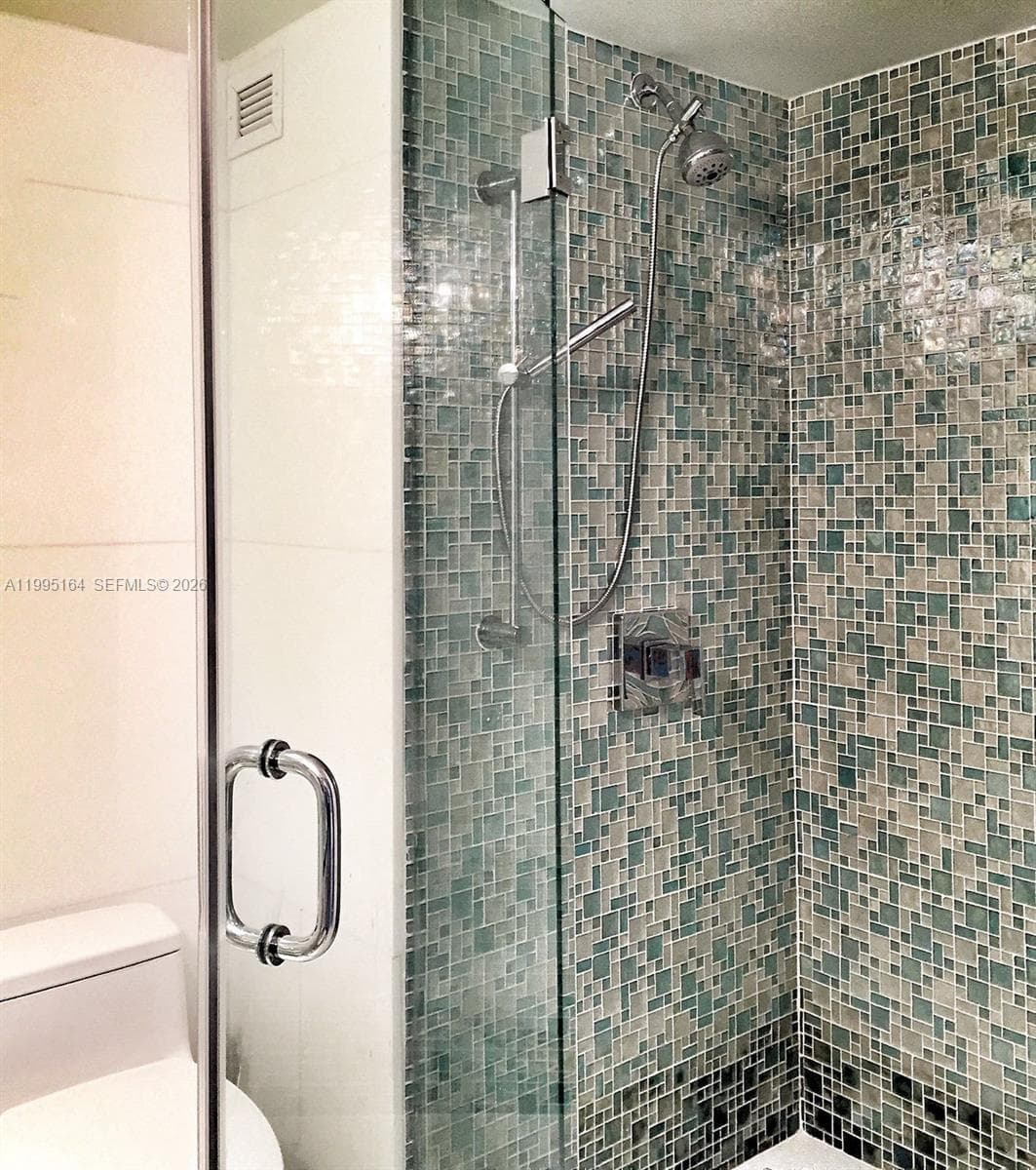 2301 Collins Ave 1507 photo 18