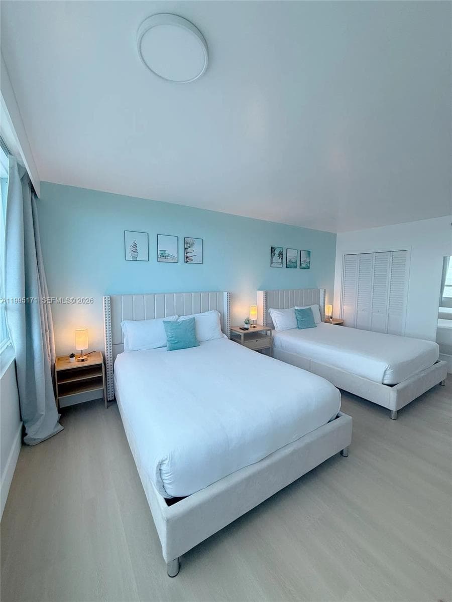 5445 Collins Ave 635 photo 2