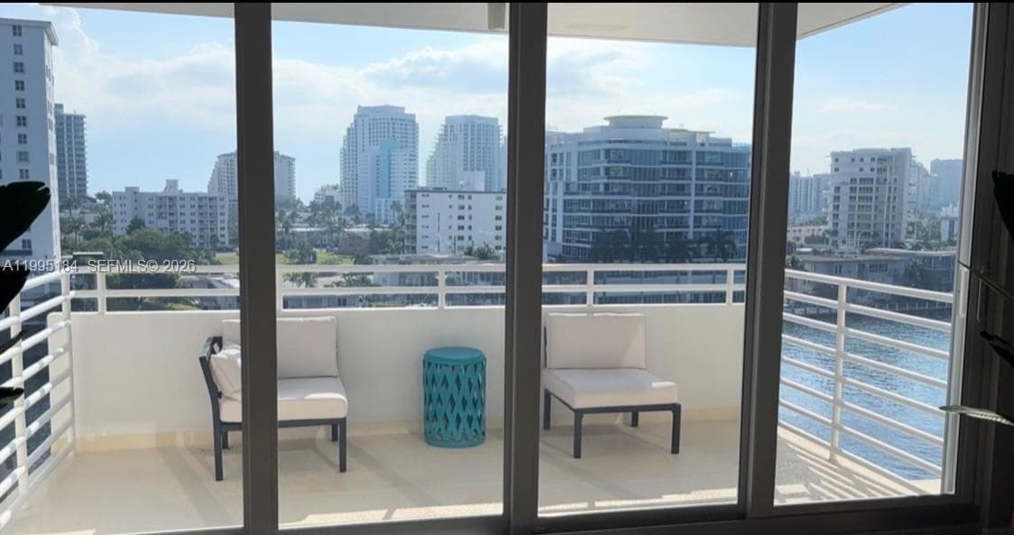 888 Intracoastal Dr 8B photo 3