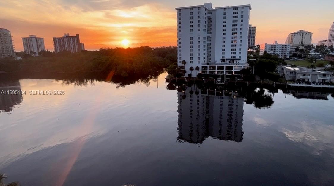 888 Intracoastal Dr 8B photo 1