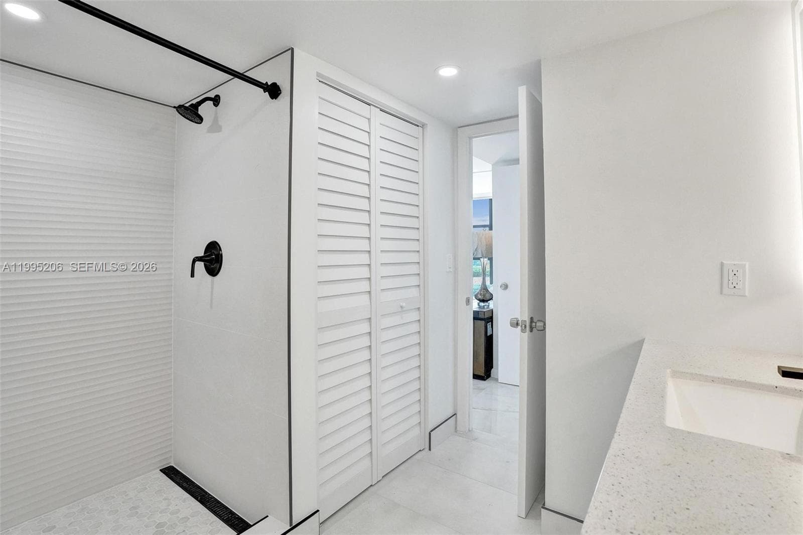 200 Leslie Dr 918 photo 9