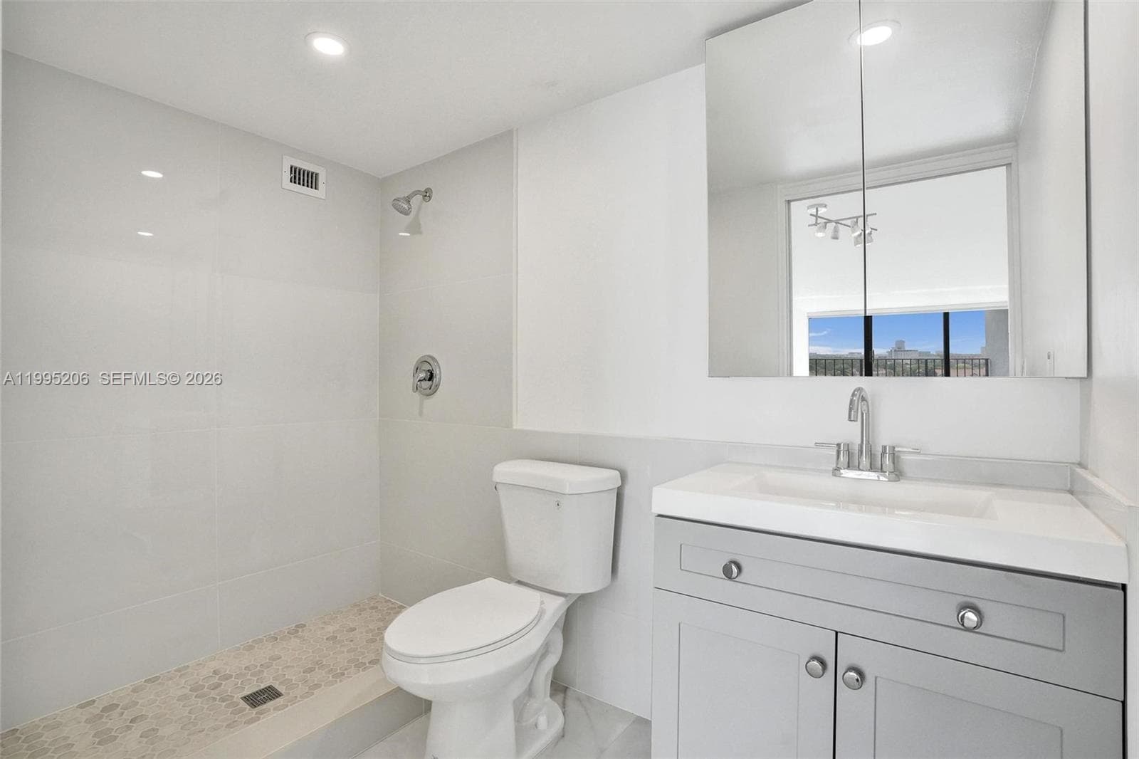 200 Leslie Dr 918 photo 11