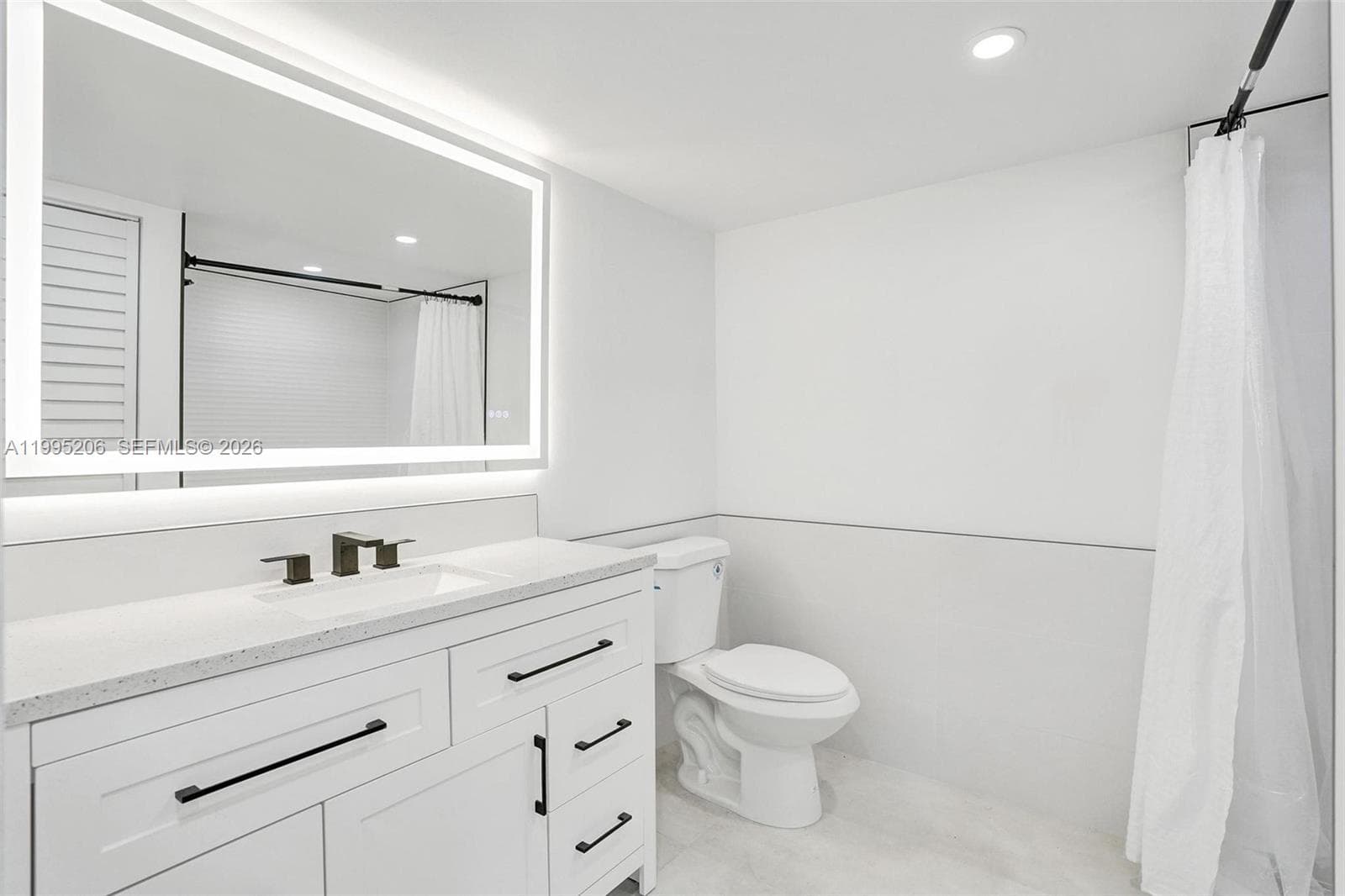 200 Leslie Dr 918 photo 8